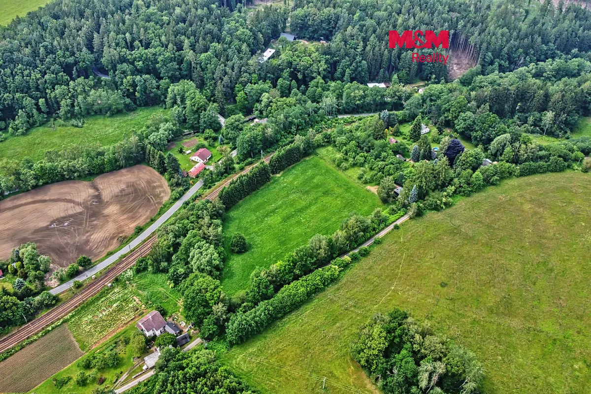 Prodej stavebního pozemku 1077 m²